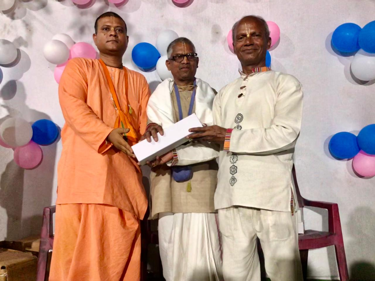 Felicitation by Prabhuji Balaram Das - Workshop on Super Brain Yoga at Samskara Summer Camp organized by ISKCON, Dwaraka Nagar, Nizamabad.