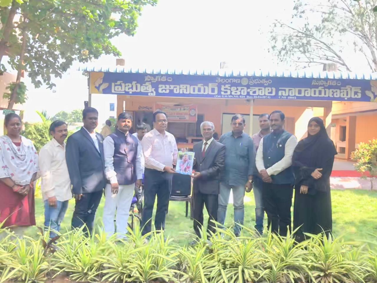 Presented copy of research paper on Super Brain Yoga published in SCERT Compendium to the Principal-Workshop on Super Brain Yoga at Govt. Junior College, Narayan Khed, Sanga Reddy Dist.